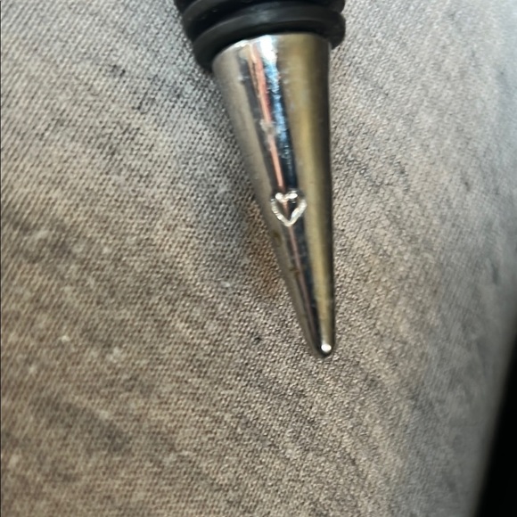 Silver Fish Wine Bottle Stopper - Picture 3 of 3